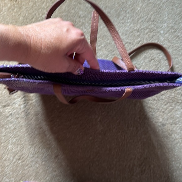 Beautiful Sorial New York Crossbody Handbag - Picture 5 of 6